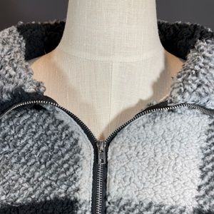 Teddy zip up crop top